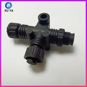 12 全塑胶四通防水连接器